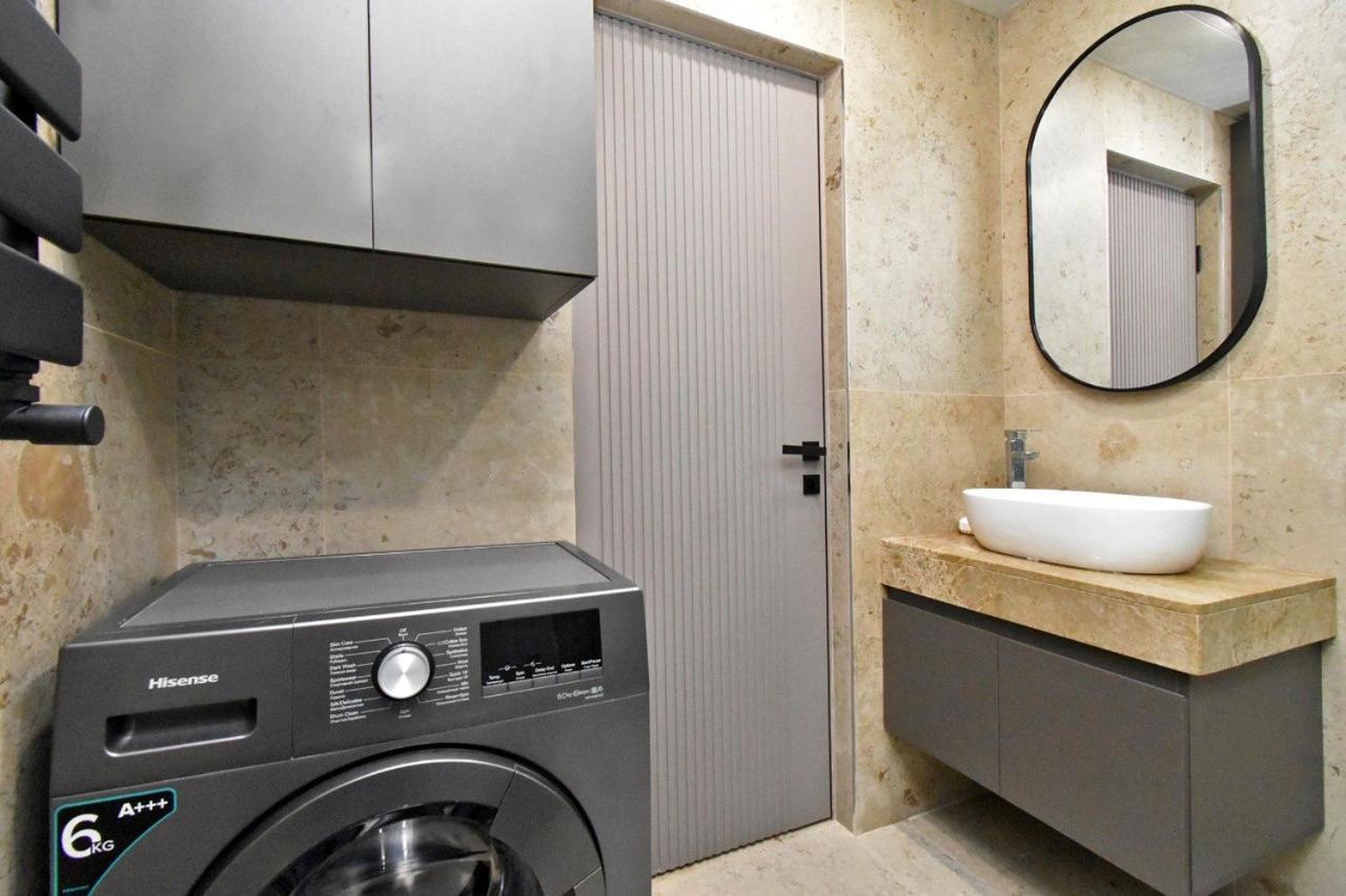 Beautiful Apartment Near The Republic Square Yerevan Exterior foto